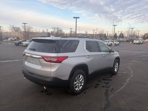 Used 2021 Chevrolet Traverse LT image 5