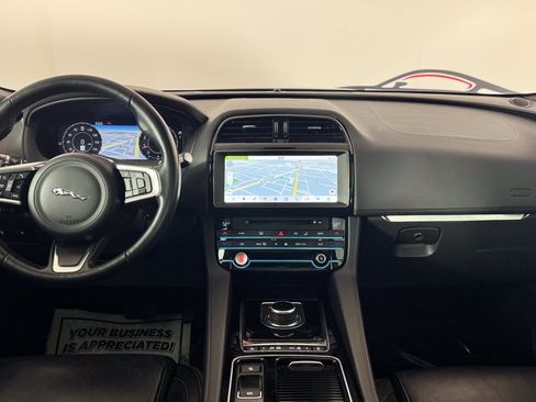 Used 2020 Jaguar F-PACE Prestige AWD/4WD image 35