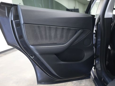 Used 2021 Tesla Model Y Performance image 38