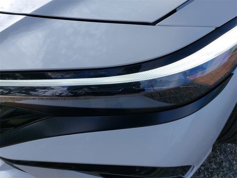 Certified 2025 Hyundai Elantra SEL w/ Cargo Package image 31