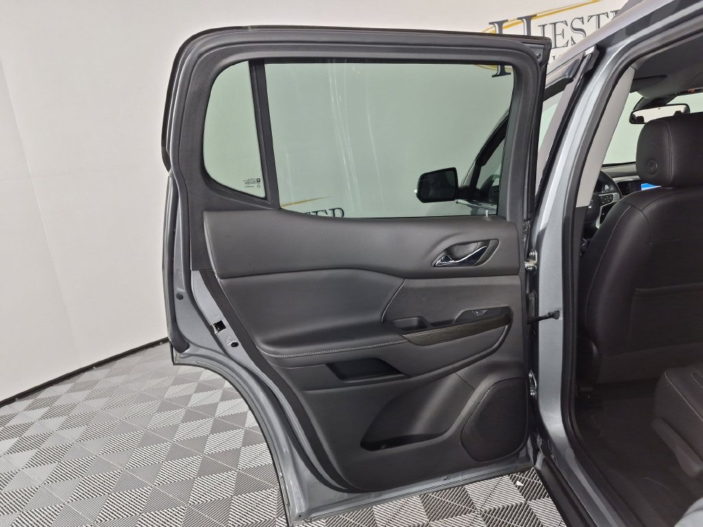 Certified 2023 GMC Acadia SLT FWD image 27