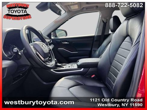Used 2023 Toyota Highlander XLE AWD/4WD image 20