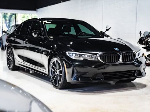 Used 2022 BMW 330e w/ Convenience Package image 5