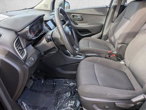 Used 2020 Chevrolet Trax LT w/ LPO, Protection Package image 7