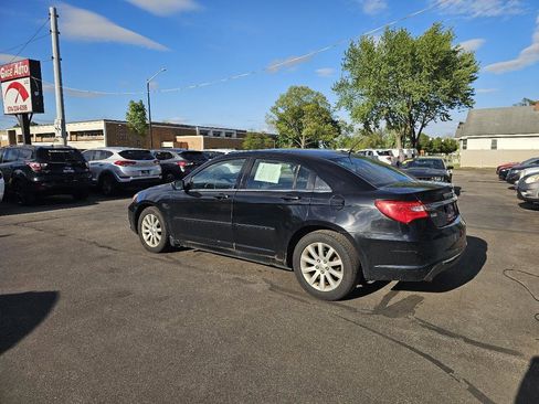 Used 2013 Chrysler 200 Touring FWD image 7