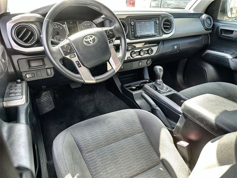 Used 2017 Toyota Tacoma SR5 image 20