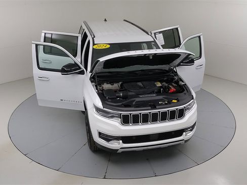 Used 2024 Jeep Wagoneer Series III image 50