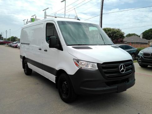 Used 2024 Mercedes-Benz Sprinter 2500 image 3