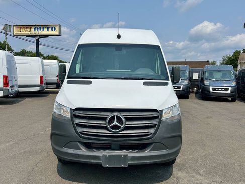 Used 2022 Mercedes-Benz Sprinter 3500 image 8