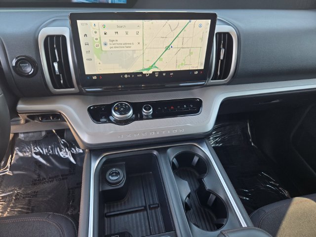 Used 2025 Ford Expedition Active AWD/4WD image 17