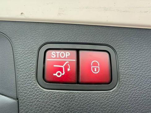 Used 2020 Mercedes-Benz GLC 300 GLC 300 image 12