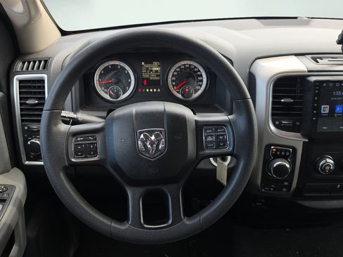 Used 2018 RAM 1500 Classic SLT AWD/4WD image 15