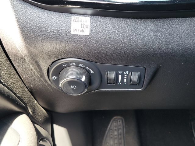 Used 2023 Jeep Compass Latitude AWD/4WD image 14