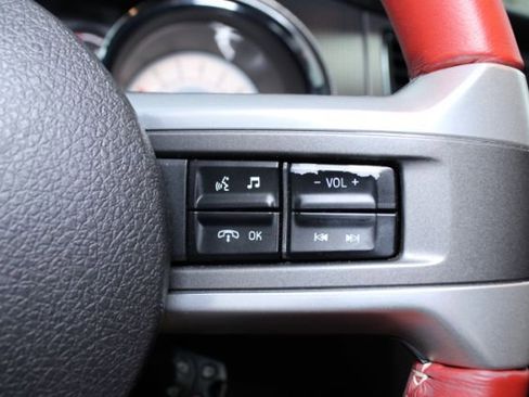 Used 2010 Ford Mustang GT Premium image 17