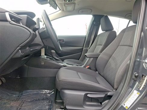 Used 2025 Toyota Corolla LE image 13