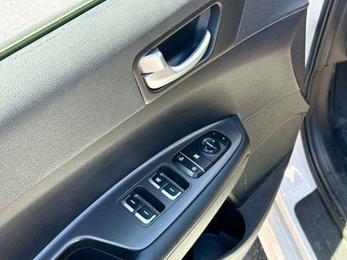 Used 2020 Kia Optima LX FWD image 19