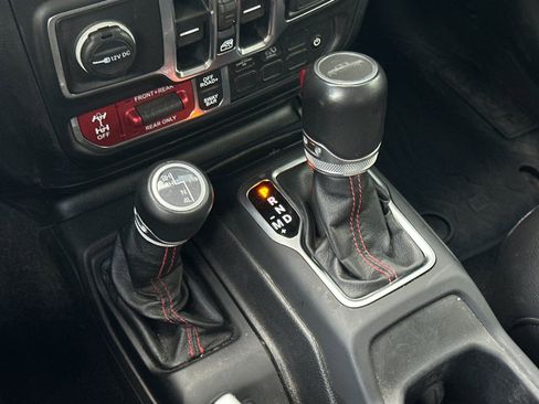 Used 2021 Jeep Gladiator Rubicon AWD/4WD image 19