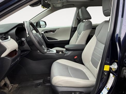Used 2022 Toyota RAV4 Limited image 11