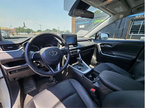 Used 2021 Toyota RAV4 XLE Premium AWD/4WD image 2