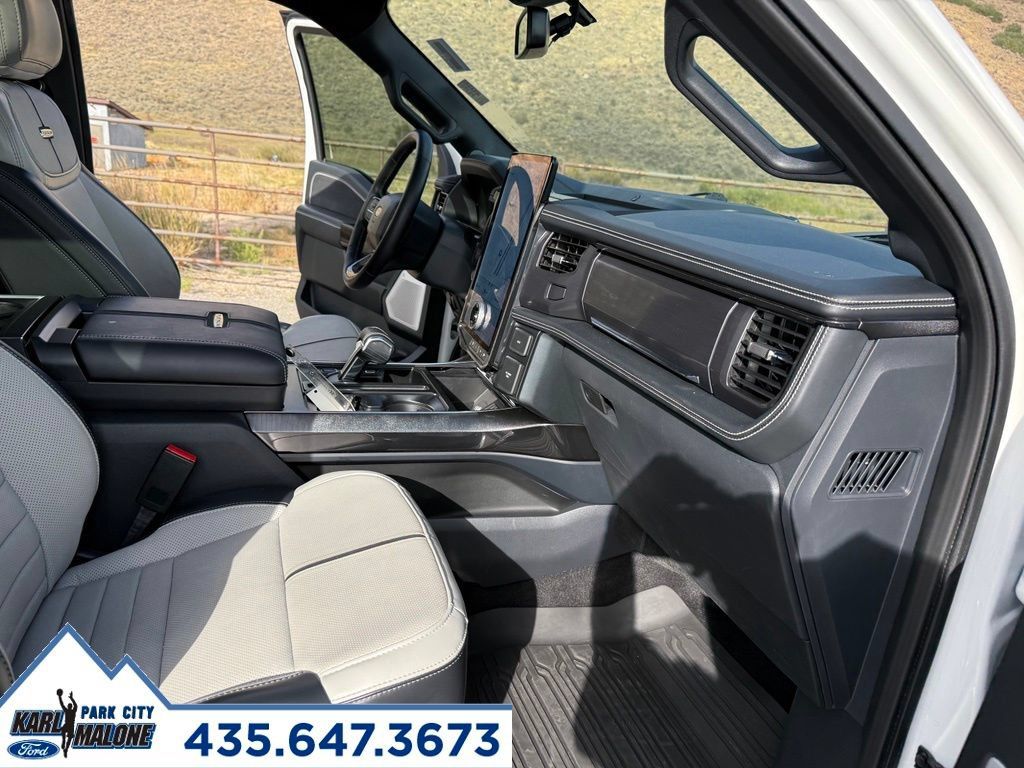 Used 2025 Ford F150 Lightning Platinum AWD/4WD image 38