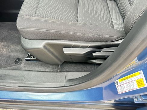 Used 2025 Chevrolet Equinox LT image 23