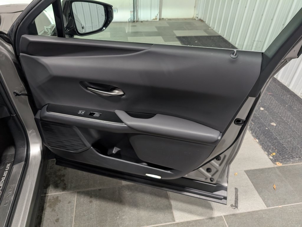 Used 2021 Lexus UX 250h F Sport w/ F Sport Premium Package AWD/4WD image 27
