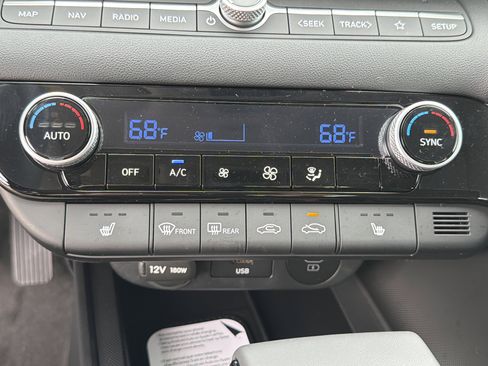 New 2026 Hyundai Elantra Limited FWD image 13