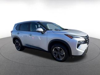 Used 2025 Nissan Rogue SV FWD video 2