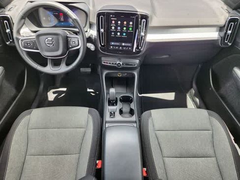 Used 2025 Volvo XC40 B5 Core AWD/4WD image 8