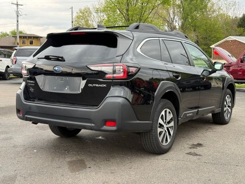 Used 2024 Subaru Outback Premium AWD/4WD image 8