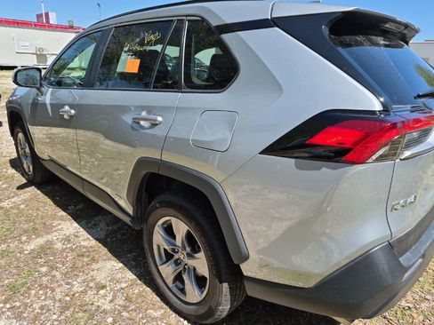 Used 2025 Toyota RAV4 XLE image 5