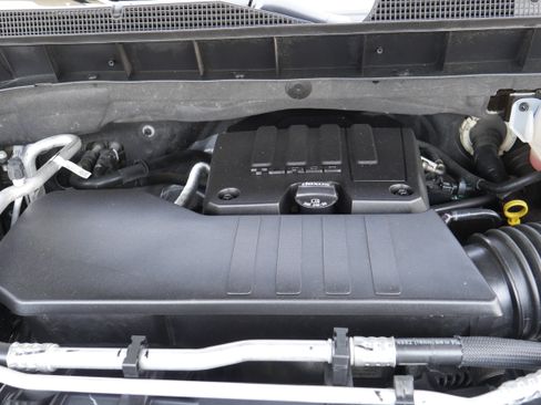 Certified 2024 Chevrolet Silverado 1500 Custom AWD/4WD image 11