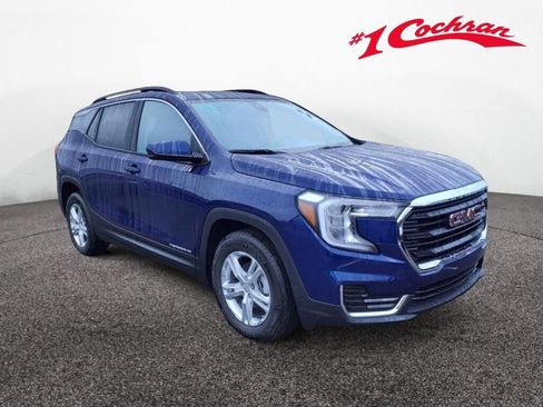 Certified 2022 GMC Terrain SLE w/ Driver Convenience Package image 1