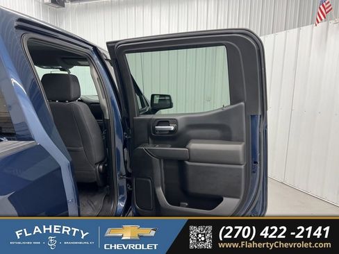 Used 2021 Chevrolet Silverado 1500 LT w/ Convenience Package II image 12