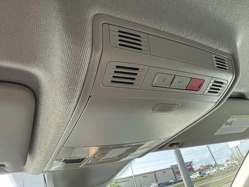 Used 2024 Volkswagen Tiguan Wolfsburg Edition image 32