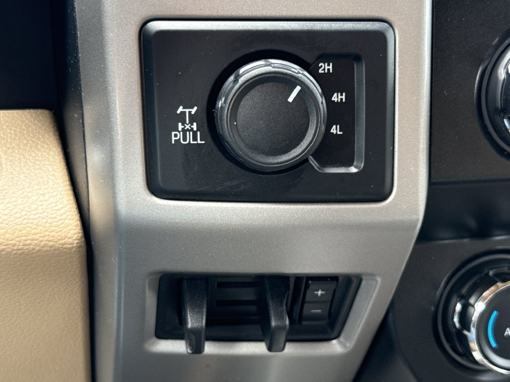 Used 2019 Ford F250 Lariat w/ Lariat Ultimate Package AWD/4WD image 24