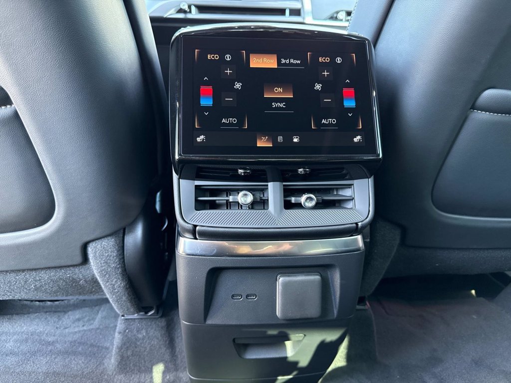 New 2026 Cadillac Vistiq Sport w/ LPO, Floor Liner Package AWD/4WD image 16