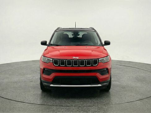 Used 2025 Jeep Compass Limited image 2