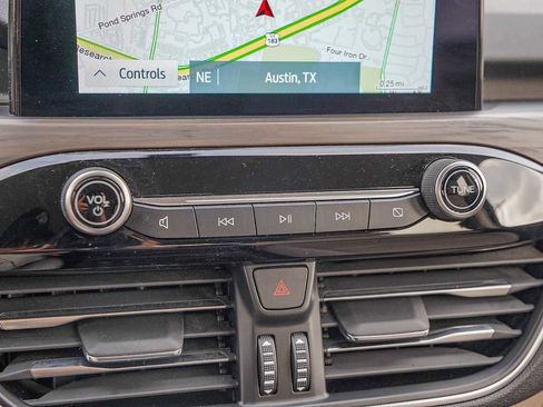 Used 2020 Ford Escape Titanium image 19