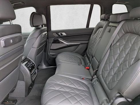 New 2026 BMW X7 xDrive40i image 17