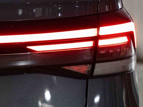 New 2026 Volkswagen Taos SE image 7