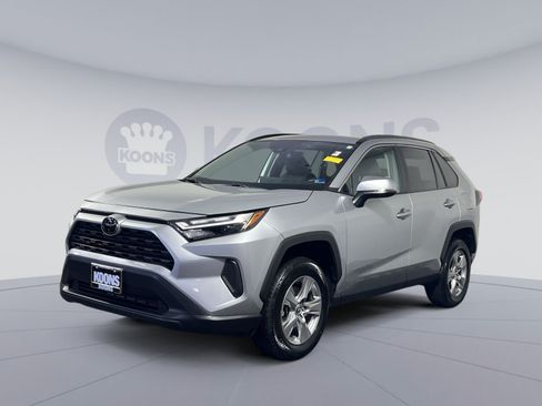 Used 2025 Toyota RAV4 XLE w/ Convenience Package AWD/4WD image 5