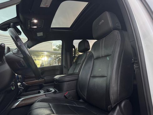 Used 2020 Chevrolet Silverado 2500 High Country w/ Technology Package image 11