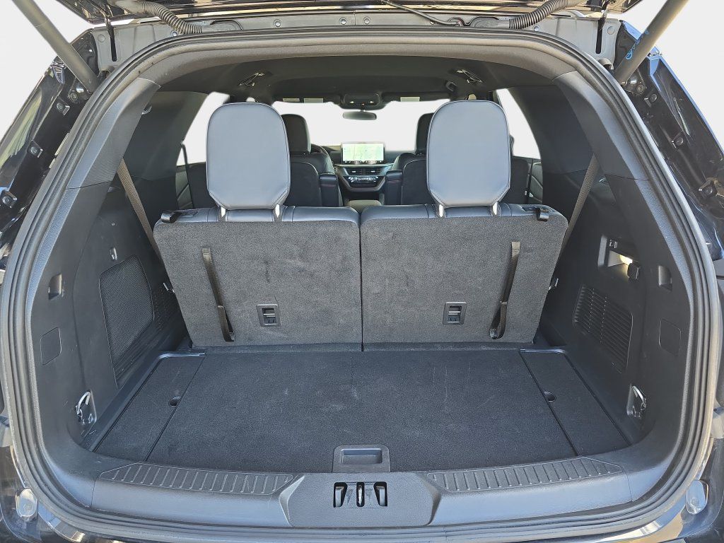 Used 2025 Ford Explorer ST-Line AWD/4WD image 14