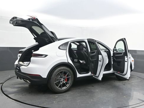 New 2025 Porsche Cayenne S image 48