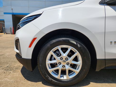 Certified 2024 Chevrolet Equinox LT FWD image 9