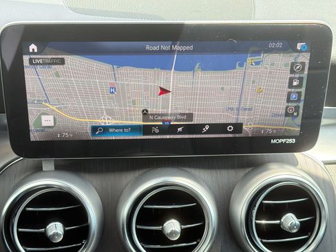 Used 2022 Mercedes-Benz GLC 300 4MATIC image 18