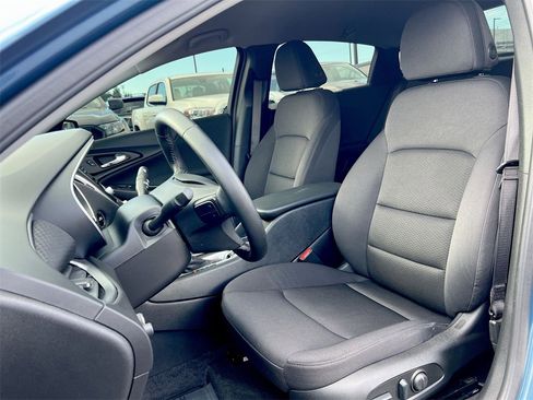 Used 2025 Chevrolet Malibu RS image 17