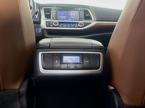 Used 2018 Toyota Highlander Limited image 33
