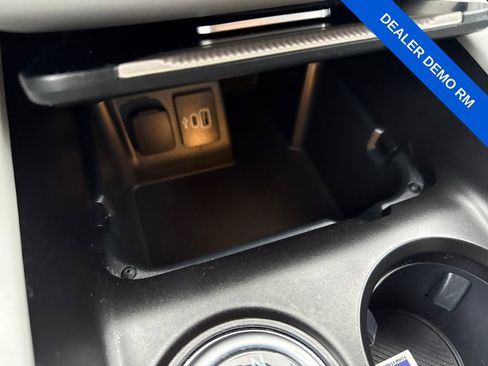 Used 2025 Ford Explorer Active w/ Active Comfort Package image 32